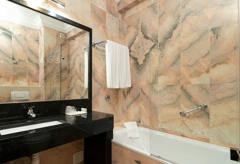 غرفة قياسية مطلّة علي البحر, Maritur  Adults Only