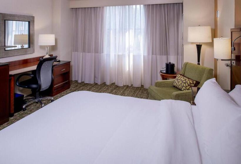 Номер Клуб, Marriott St. Louis West