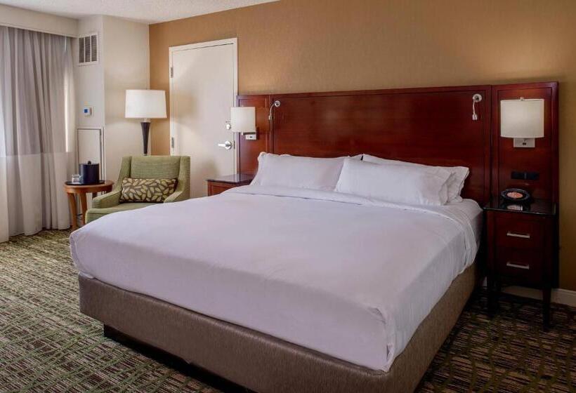 Номер Клуб, Marriott St. Louis West