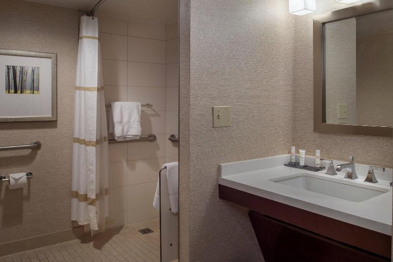 스탠다드 룸 킹사이즈 침대, Marriott St. Louis West