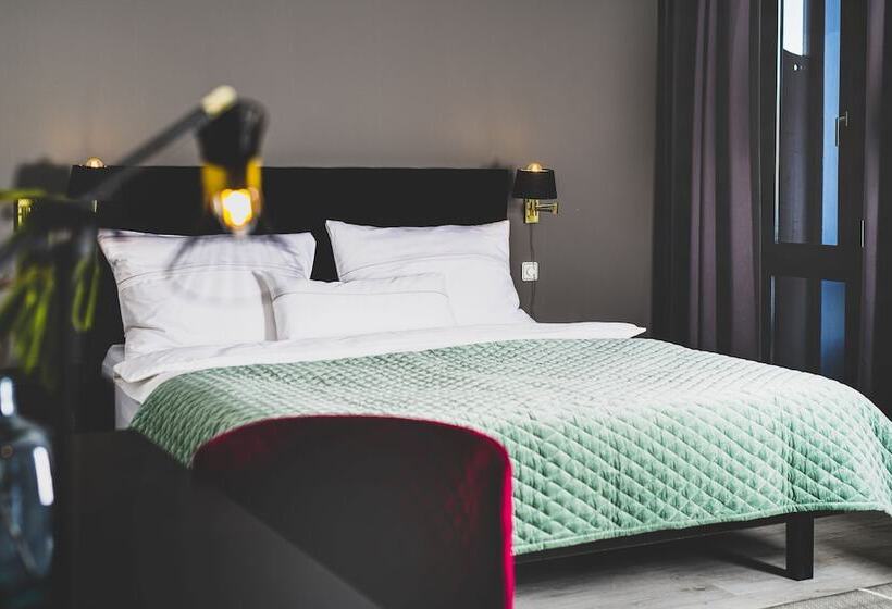 수피리어 주니어 스위트, Parks