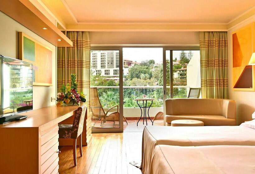 Номер Классический Вид на Город, Pestana Carlton Madeira Ocean Resort
