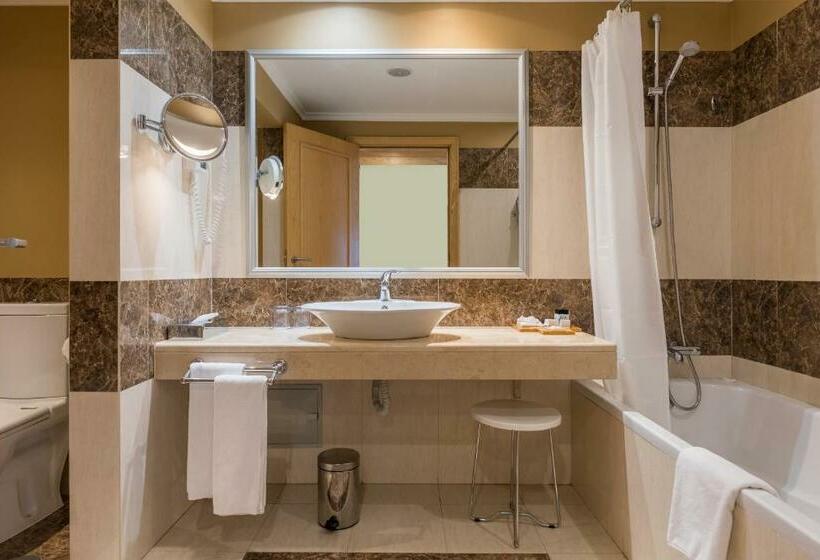 Классический Номер с Видом, Pestana Carlton Madeira Ocean Resort