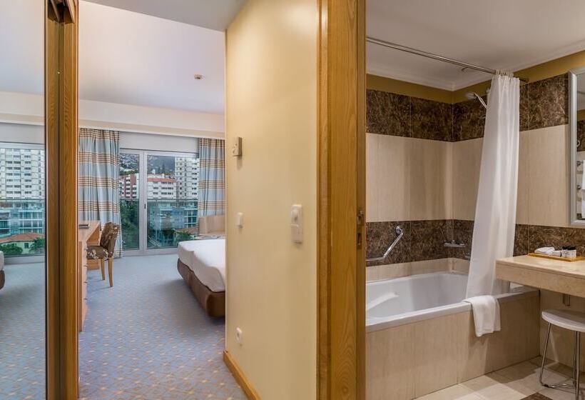 Номер Классический Вид на Город, Pestana Carlton Madeira Ocean Resort