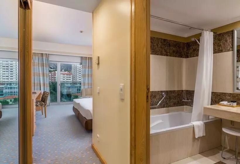 シティビュークラシックルーム, Pestana Carlton Madeira Ocean Resort