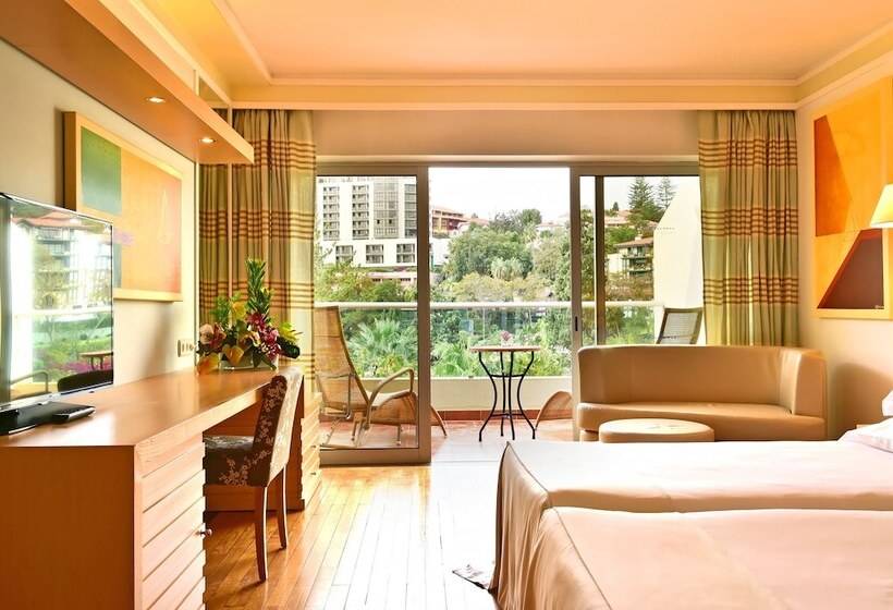 Номер Классический Вид на Город, Pestana Carlton Madeira Ocean Resort