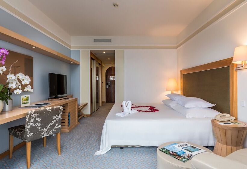 Номер Superior Вид на Море, Pestana Carlton Madeira Ocean Resort
