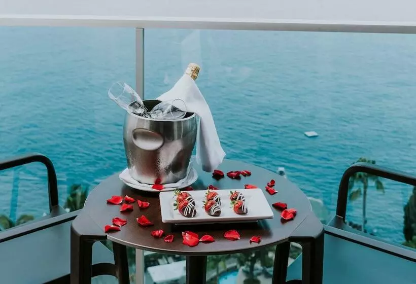 オーシャンビュースーペリアールーム, Pestana Carlton Madeira Ocean Resort