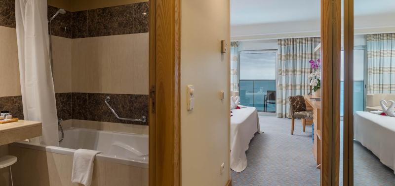 Полулюкс Superior, Pestana Carlton Madeira Ocean Resort