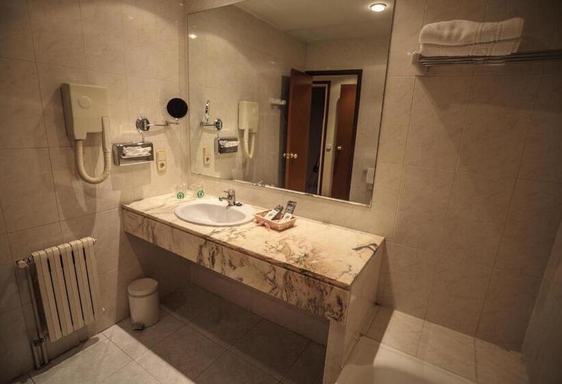 اتاق استاندارد, Roc Del Castell