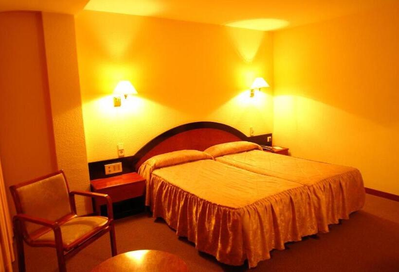 اتاق استاندارد یک نفره, Roc Del Castell