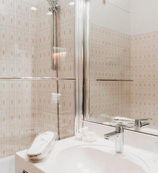 غرفة سوبيريور, Scherer