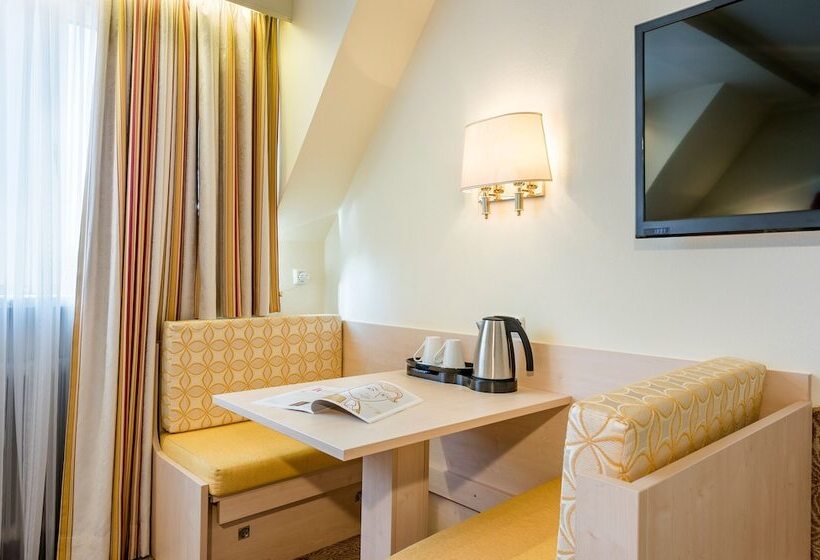 غرفة قياسية رباعية, Scherer