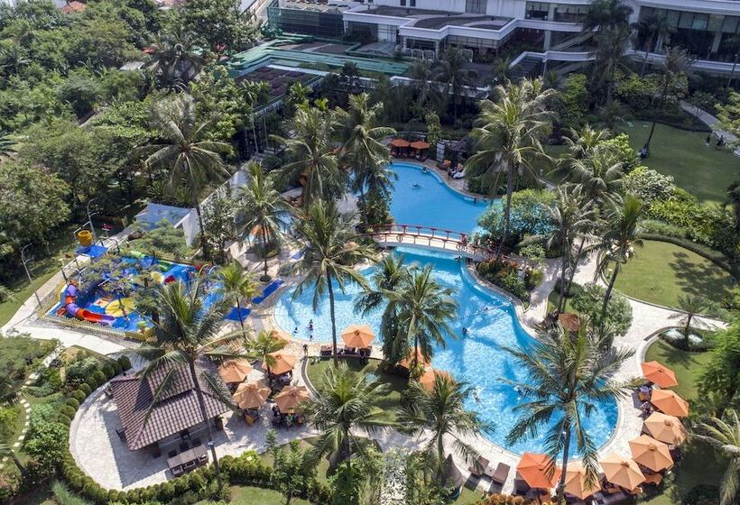 Номер Deluxe, Shangrila Jakarta