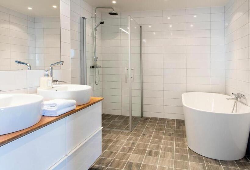 带大床的行政房间, Welcome Hotel Barkarby