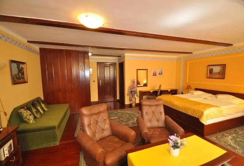 スタンダード4人部屋, Garni Hotel Barbakan