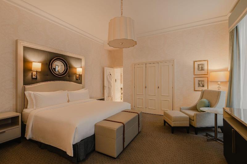 מיטת קינג בסוויטה, Bristol, A Luxury Collection Hotel, Warsaw