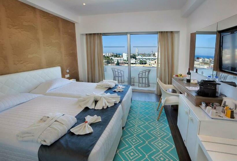 غرفة ديلوكس, Nestor