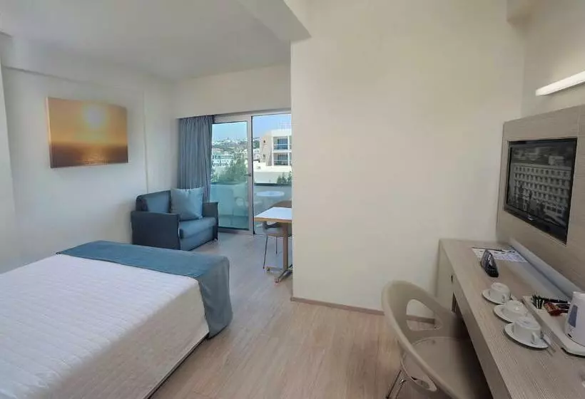 Superior Family Room