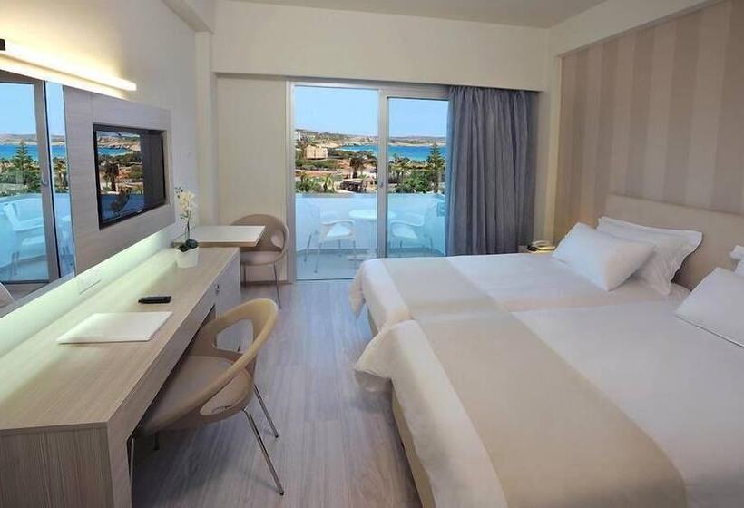 غرفة سوبيريور ذات إطلالة جانبية على البحر, Nestor