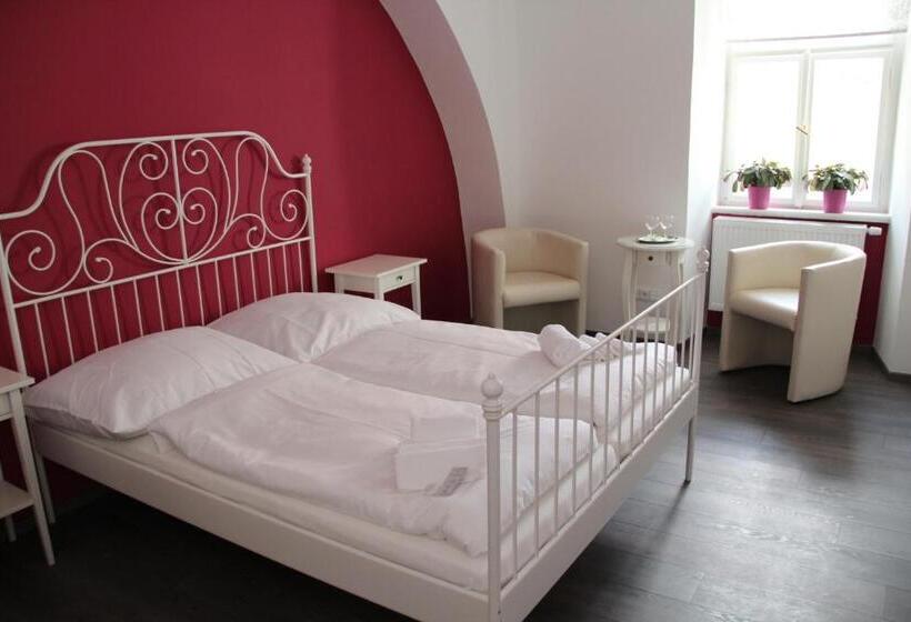 חדר סופריור, Pension Pod Věží