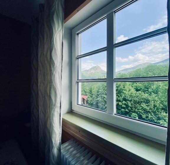 패밀리 룸, Pod Sokolím