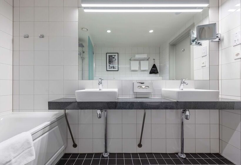 سوییت جونیور, Radisson Hotel Kaunas