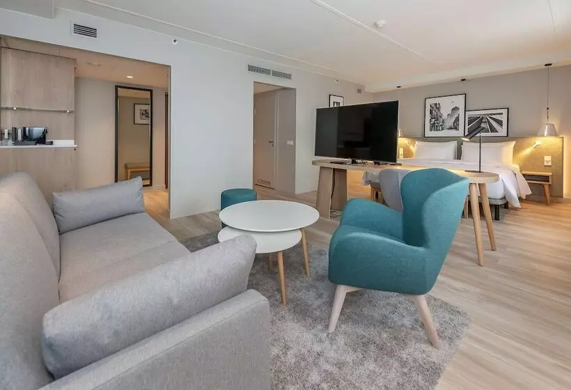 سوییت جونیور, Radisson Hotel Kaunas