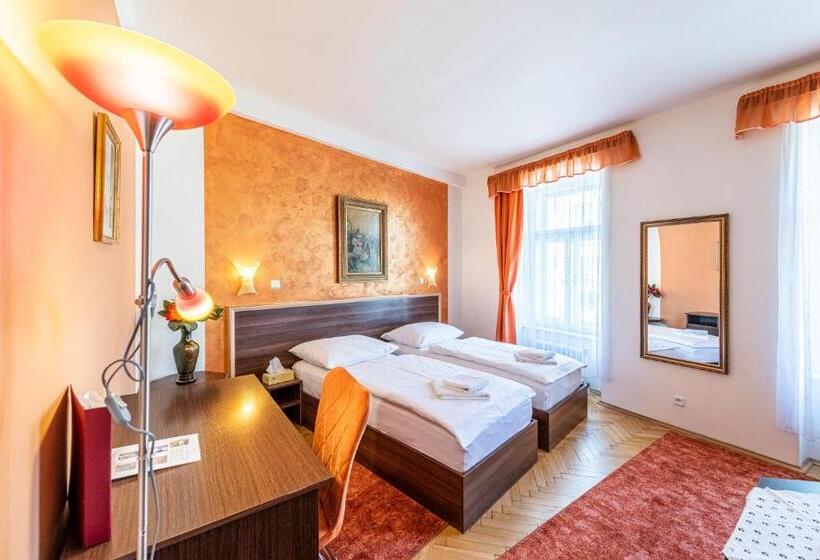 标准单人间, Trumf