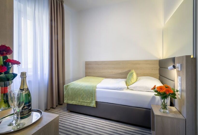 Quarto Estandar Individual, White Lion