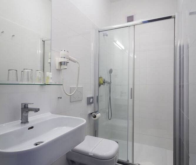 Quarto Estandar, White Lion