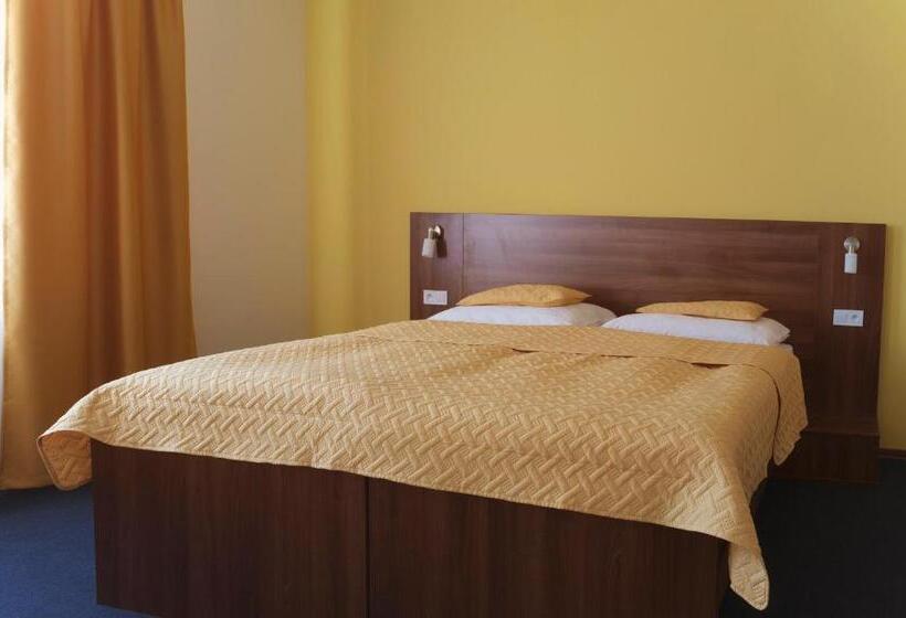 １ベッドルームアパートメント, Zobor