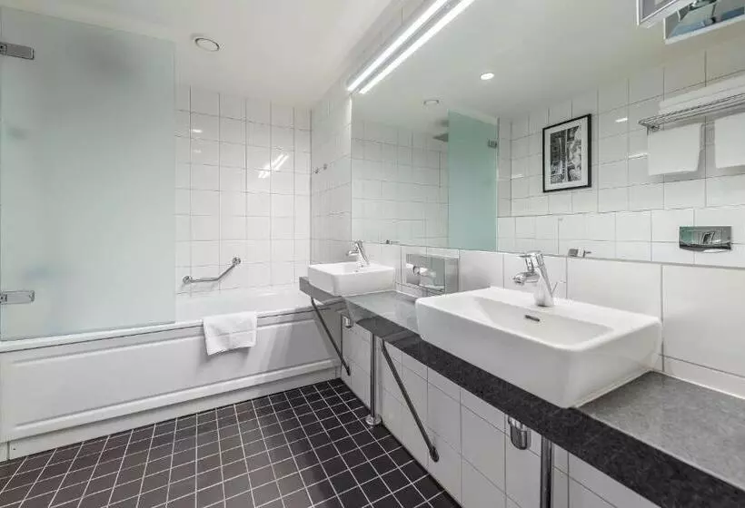 سوییت جونیور, Radisson Hotel Kaunas