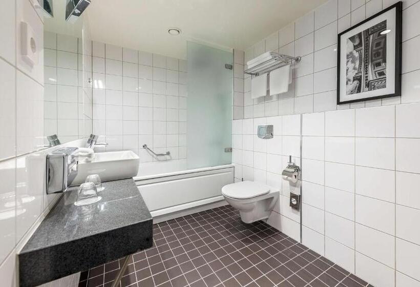 سوییت جونیور, Radisson Hotel Kaunas