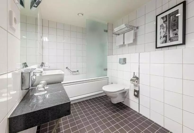 سوییت جونیور, Radisson Hotel Kaunas
