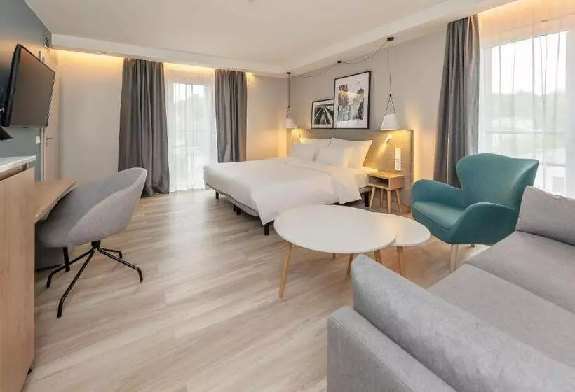 سوییت جونیور, Radisson Hotel Kaunas