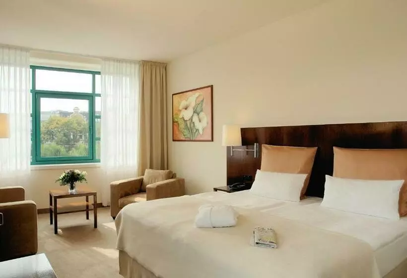Standardzimmer mit Flussausblick, Ameron Hotel Abion Spreebogen Berlin