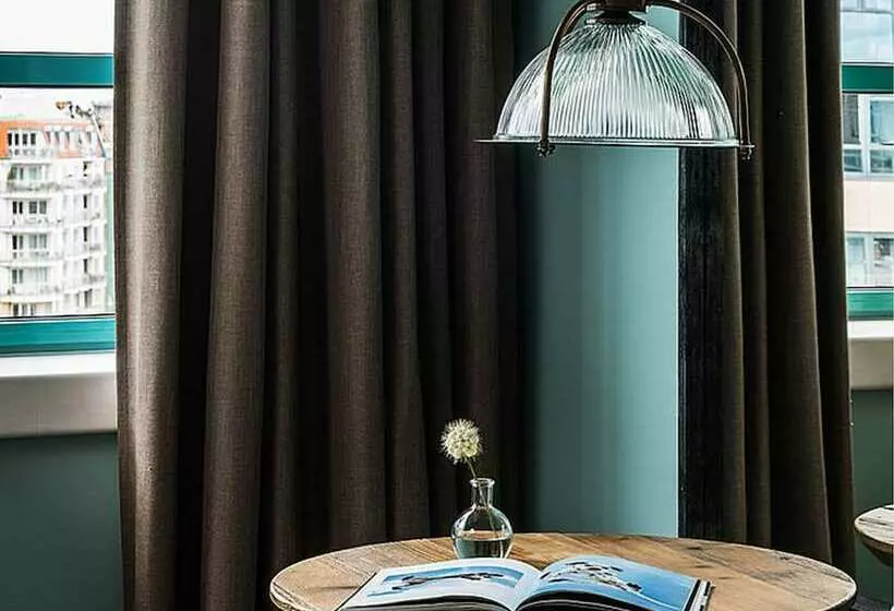Standardzimmer mit Flussausblick, Ameron Hotel Abion Spreebogen Berlin