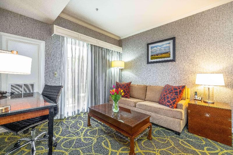 스위트 킹사이즈 침대, Best Western Plus Dixon Davis