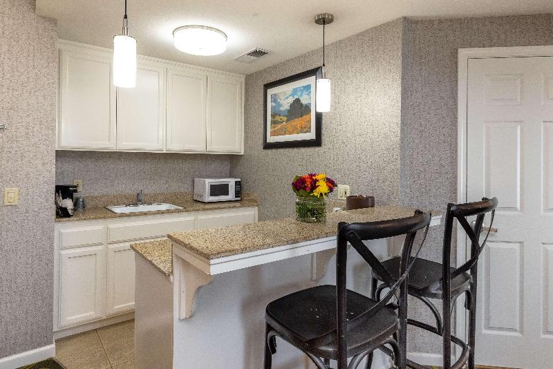 스위트 킹사이즈 침대, Best Western Plus Dixon Davis