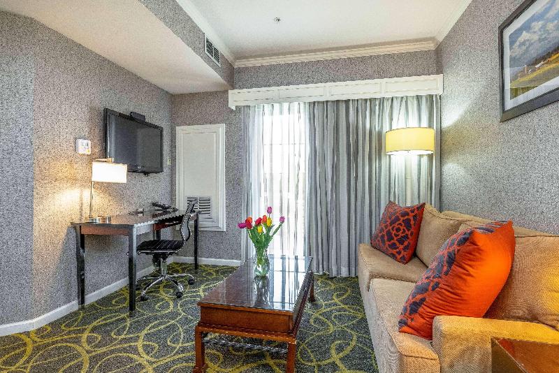 스위트 킹사이즈 침대, Best Western Plus Dixon Davis