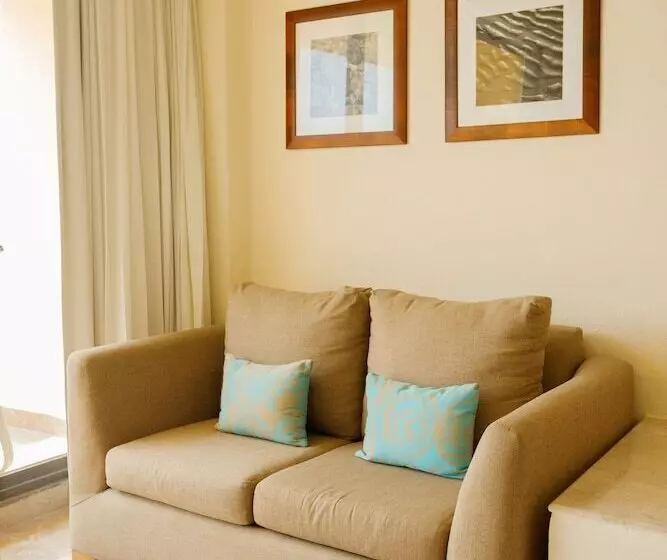 اتاق لوکس با تخت بزرگ, Camino Real Acapulco Diamante