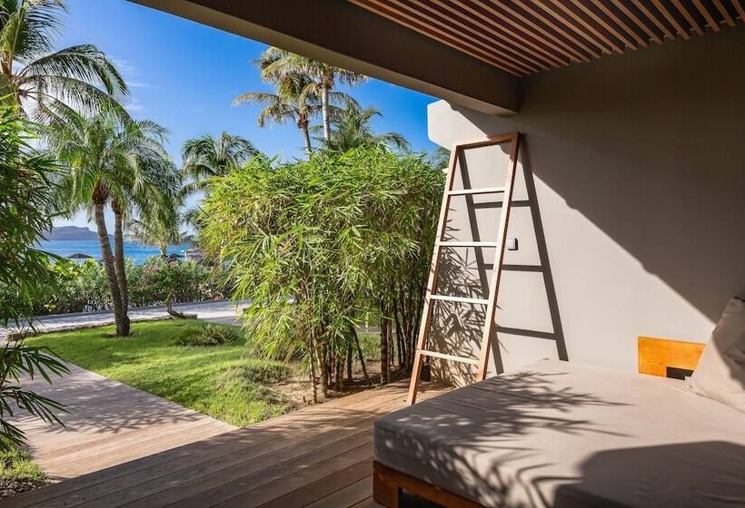 اتاق استاندارد با تراس, Christopher Saint Barth