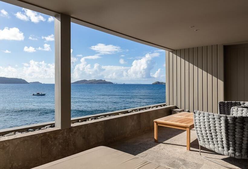 سوئیت با چشمانداز, Christopher Saint Barth