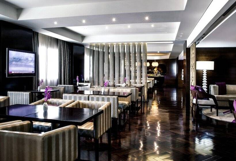 Полулюкс, Crowne Plaza Dubai Deira, An Ihg
