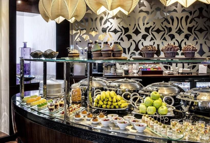 سوییت جونیور, Crowne Plaza Dubai Deira, An Ihg