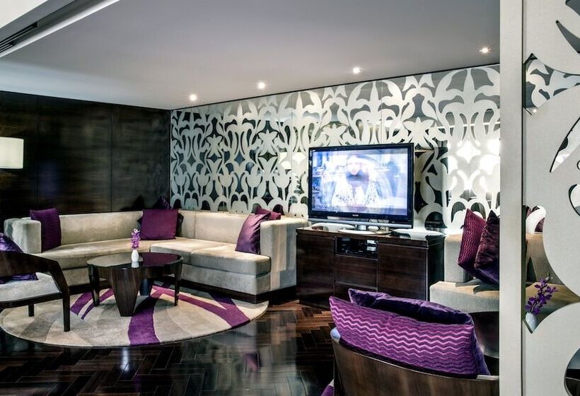 سوییت جونیور, Crowne Plaza Dubai Deira, An Ihg