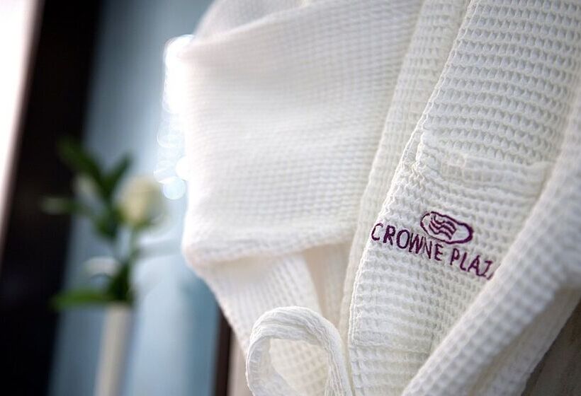 سوییت جونیور, Crowne Plaza Dubai Deira, An Ihg