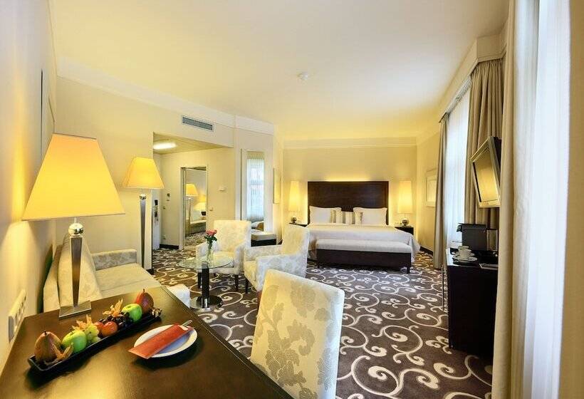 سوییت جونیور, Grand Hotel Bohemia
