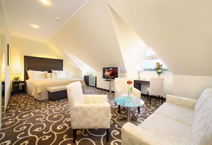 سوییت جونیور, Grand Hotel Bohemia